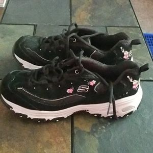 Size 10 skechers